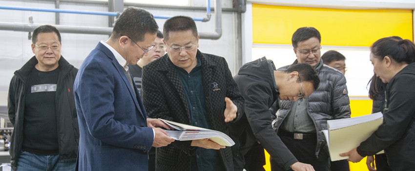 侯景濱走訪印刷、影像市場(chǎng)