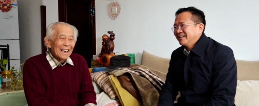 中國樂凱黨委領(lǐng)導(dǎo)看望慰問樂凱老領(lǐng)導(dǎo)、老專家、老干部、老黨員及生活困難職工